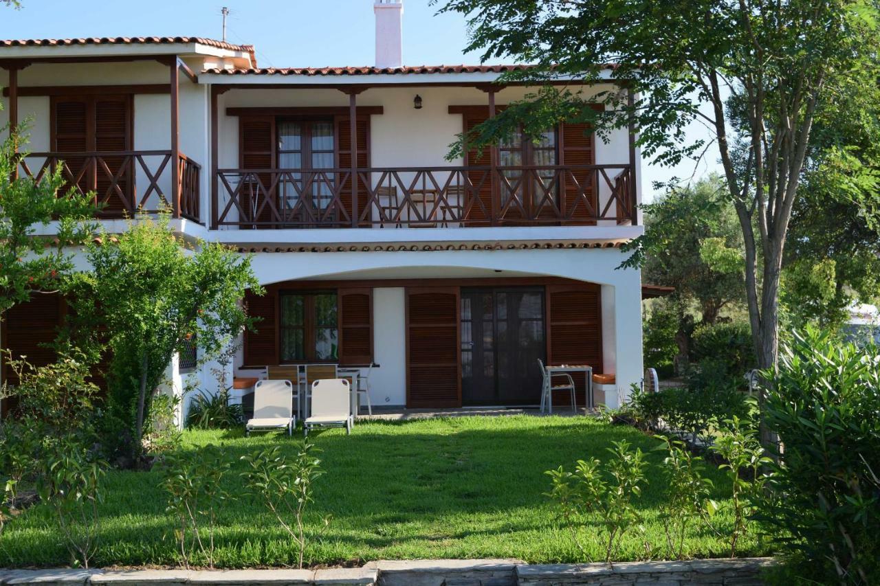 Mikiverna Houses By Miltiadis Kalyves Polygyrou Exterior photo