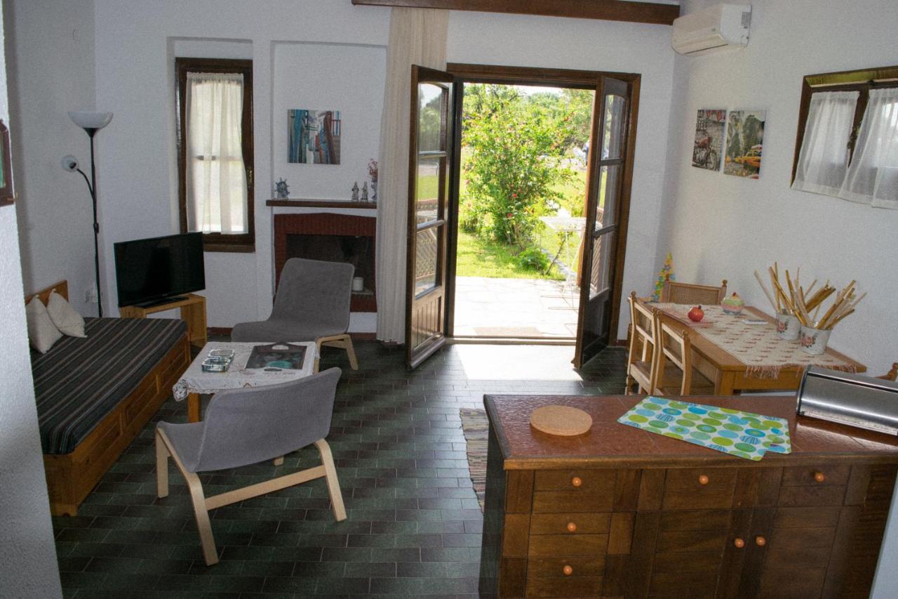 Mikiverna Houses By Miltiadis Kalyves Polygyrou Room photo